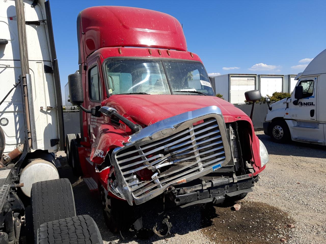 3AKJGBDV1JDJV7877 · 2018 FREIGHTLINER CASCADIA 113
