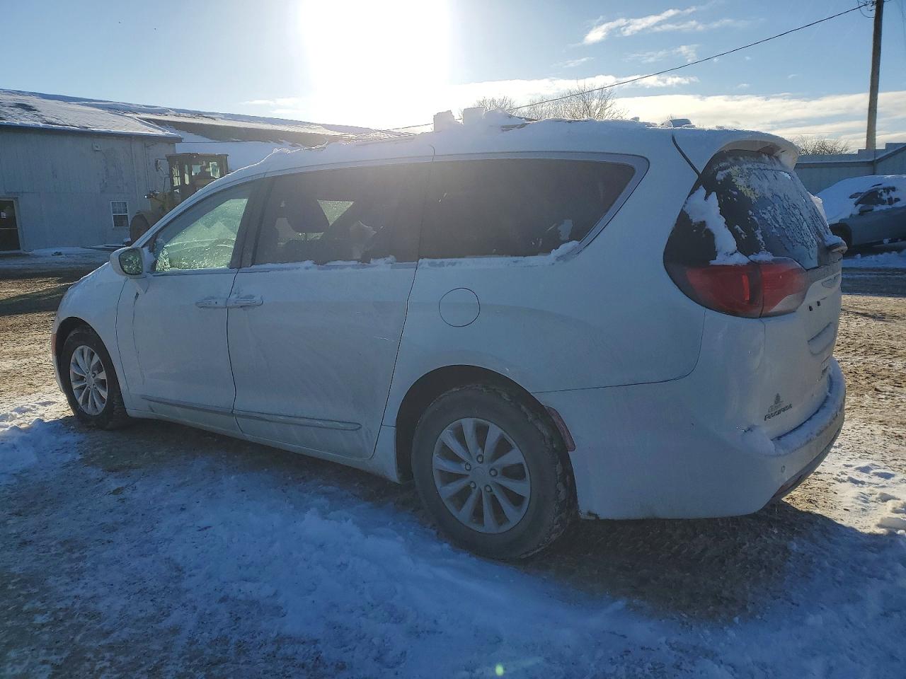 2C4RC1BGXHR587386 · 2017 CHRYSLER PACIFICA · 2/13