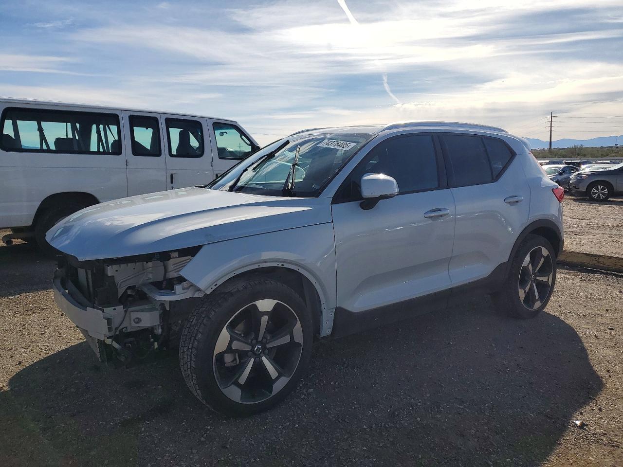 YV4162UK5L2183900 · 2020 VOLVO XC40