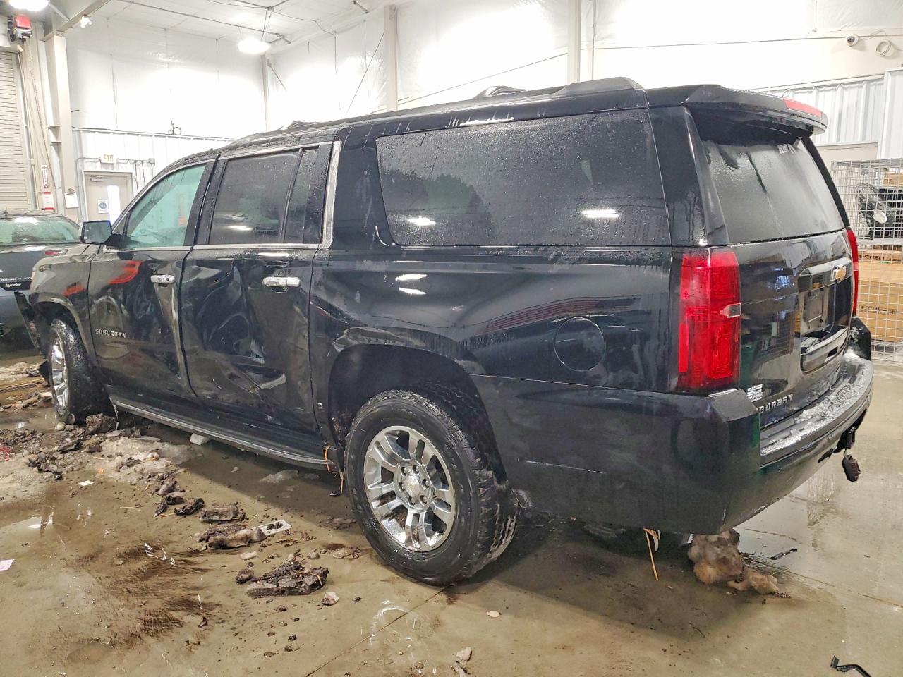 1GNSKKEC1JR298905 · 2018 CHEVROLET SUBURBAN · 2/13