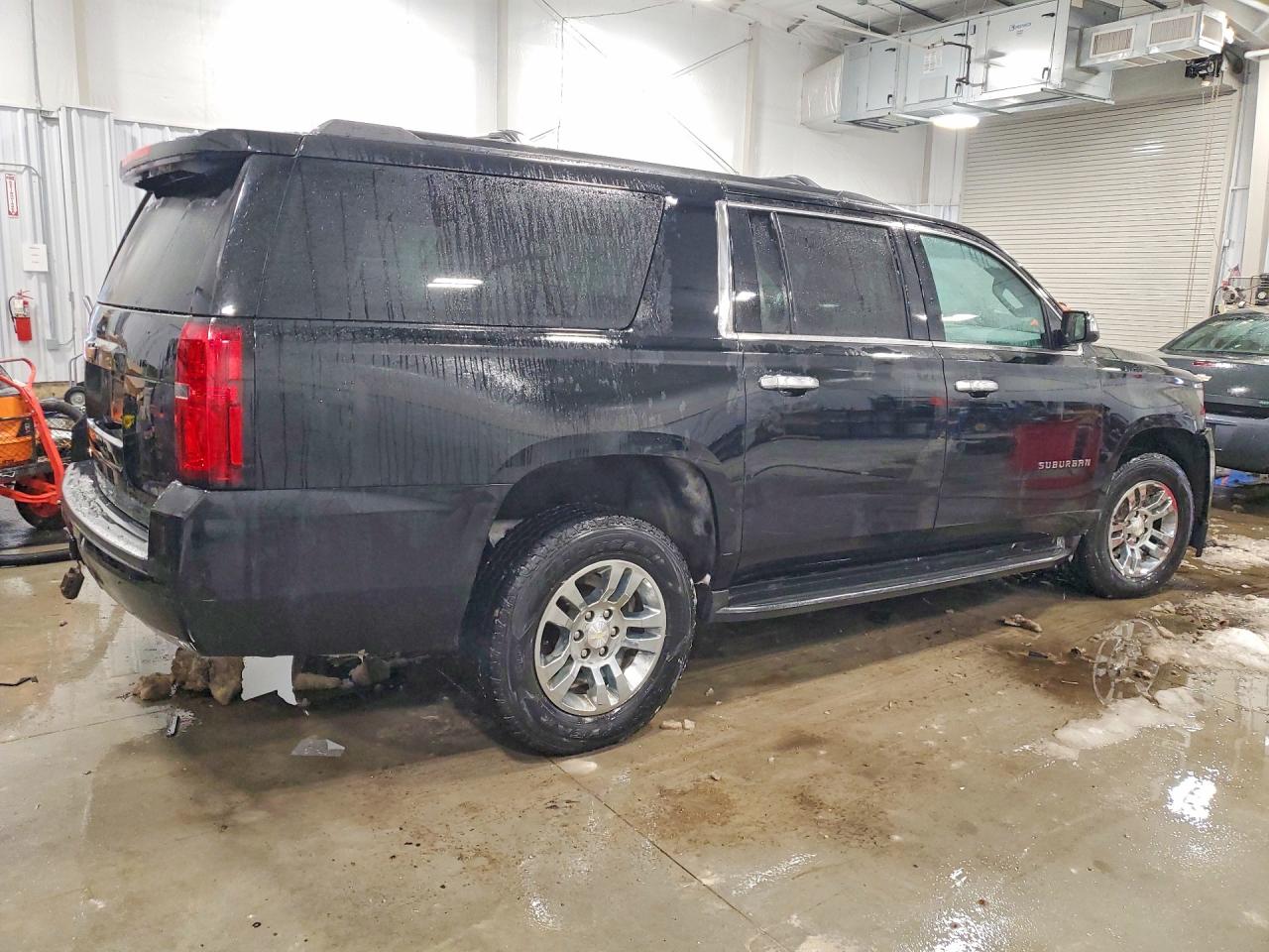 1GNSKKEC1JR298905 · 2018 CHEVROLET SUBURBAN · 3/13