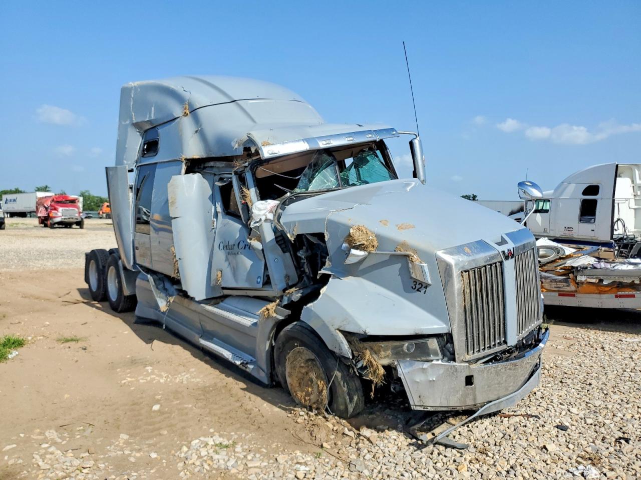 5KJJBHDR7NLNM8575 · 2022 WESTERN STAR/AUTO CAR 5700 XE