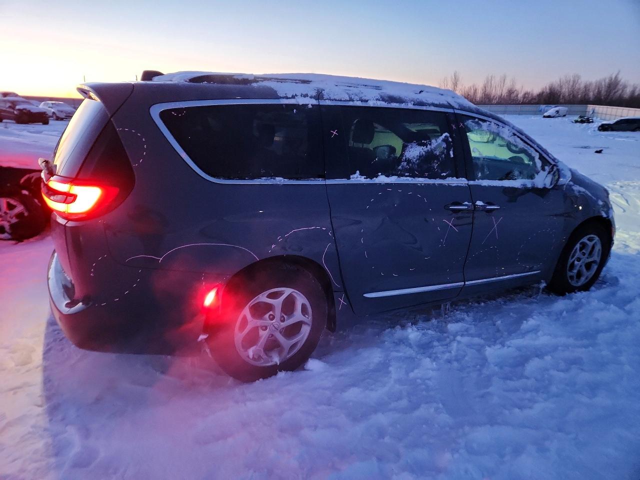 2C4RC1GG4NR168454 · 2022 CHRYSLER PACIFICA · 3/14