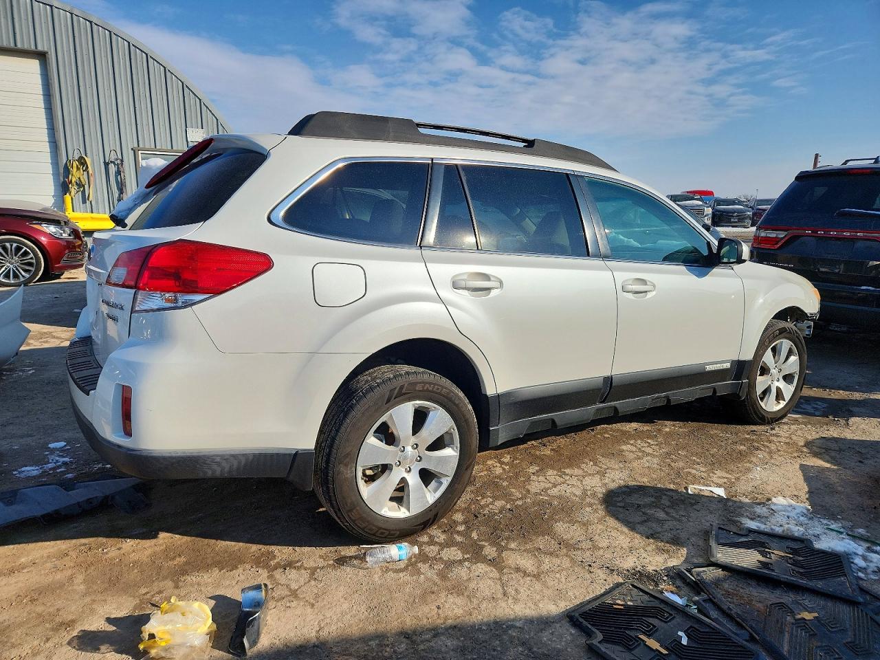 4S4BRDAC6B2378177 · 2011 SUBARU OUTBACK · 3/13