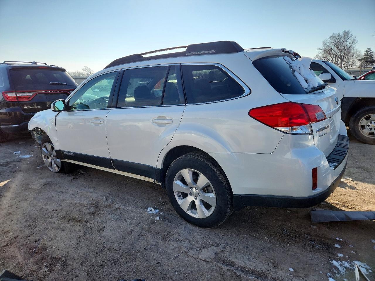 4S4BRDAC6B2378177 · 2011 SUBARU OUTBACK · 2/13