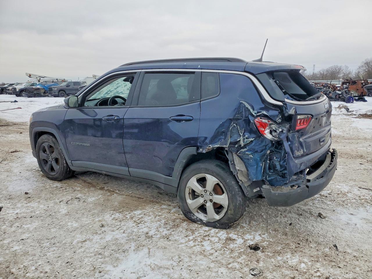 3C4NJCBB0JT194584 · 2018 JEEP COMPASS · 2/13