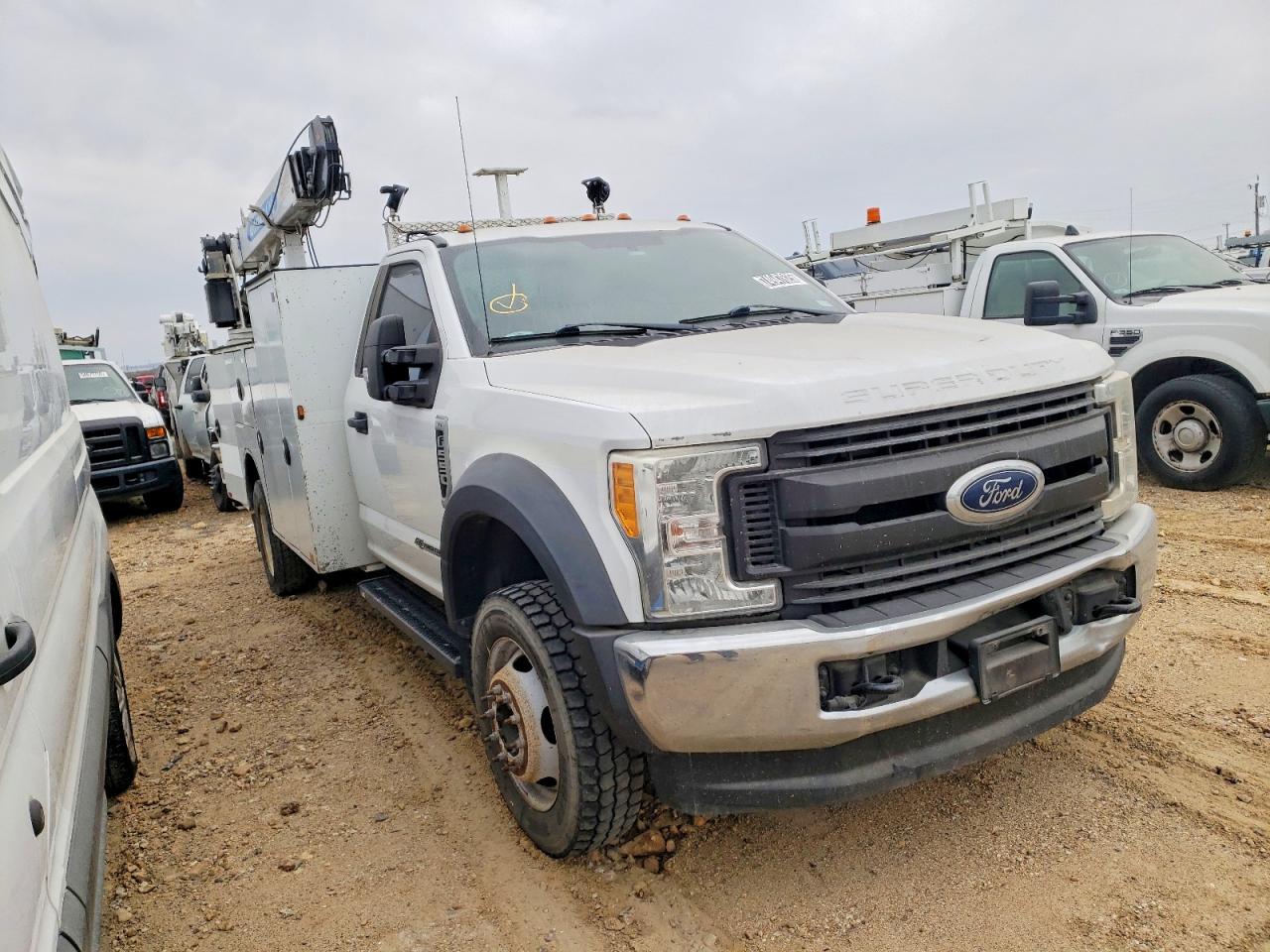2017 FORD F550