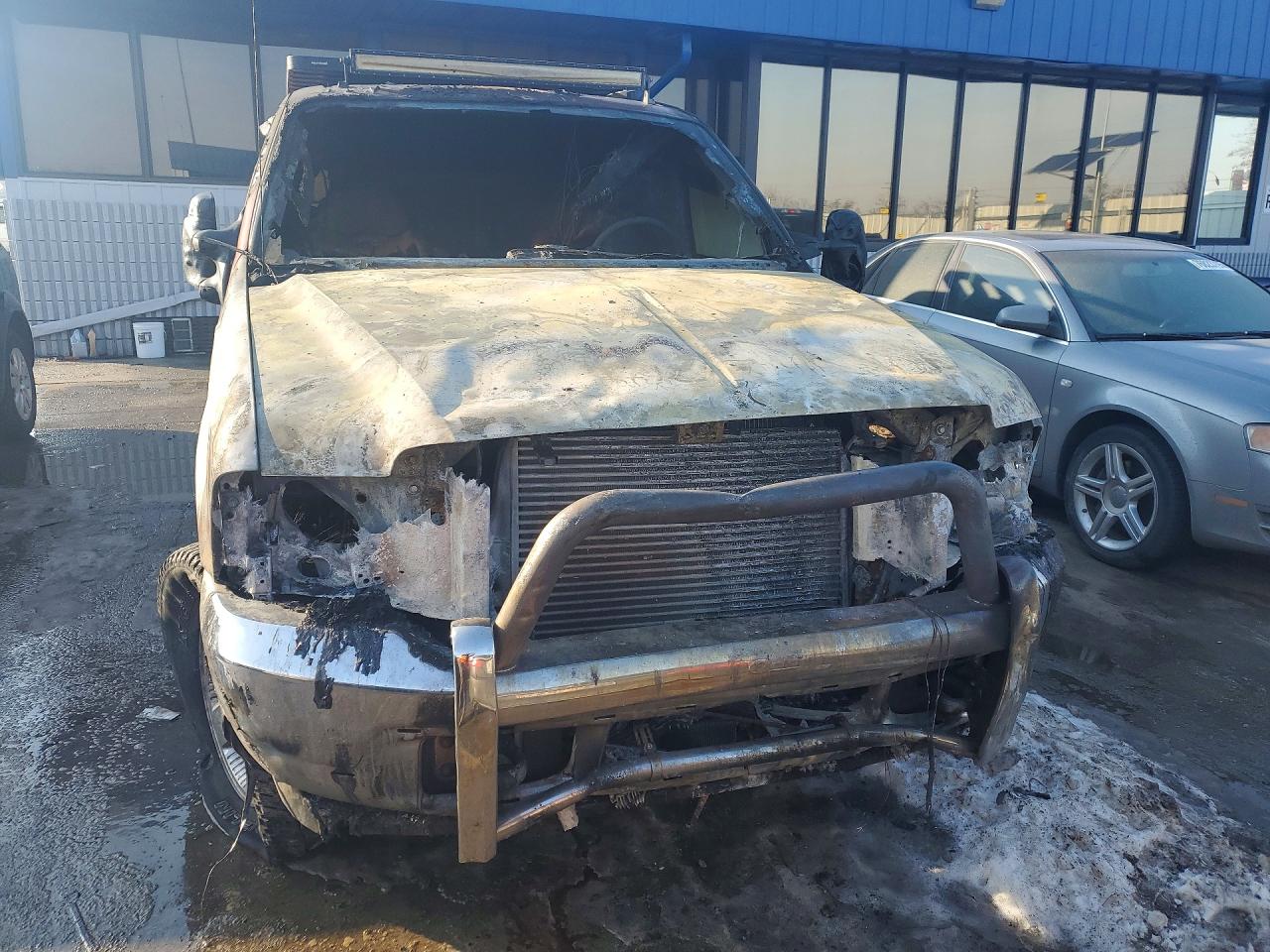 1FMSU43F5YEA85528 · 2000 FORD EXCURSION · 5/13