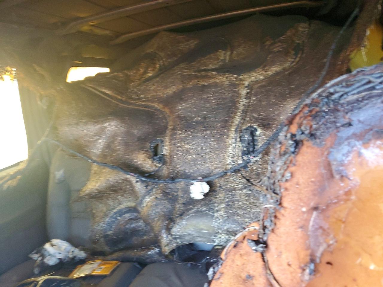 1FMSU43F5YEA85528 · 2000 FORD EXCURSION · 10/13