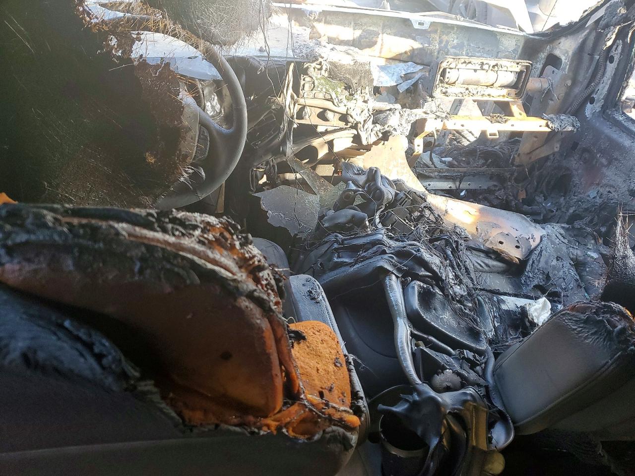 1FMSU43F5YEA85528 · 2000 FORD EXCURSION · 8/13