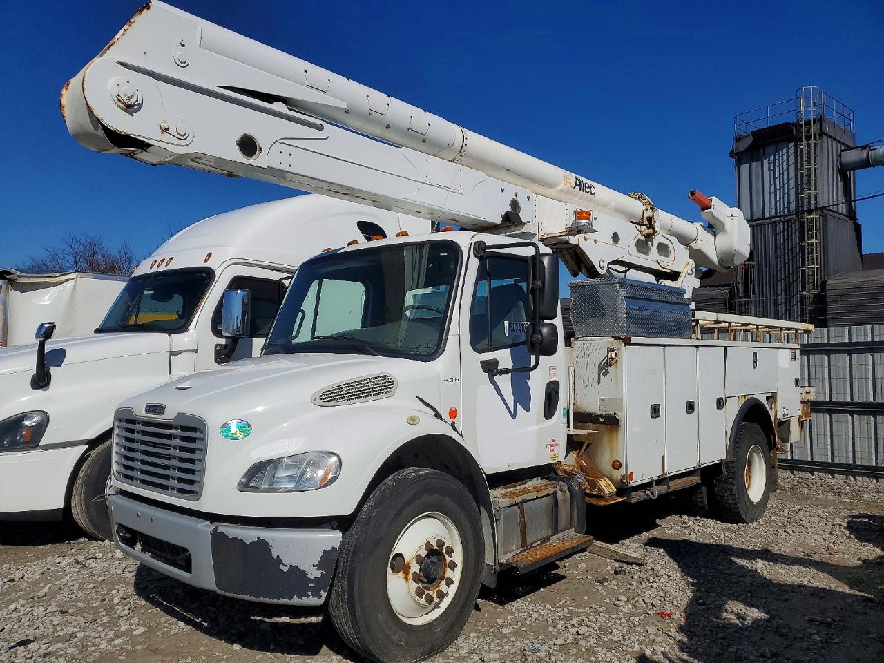 1FVACXDT4FHGK2806 · 2015 FREIGHTLINER M2 · 2/10