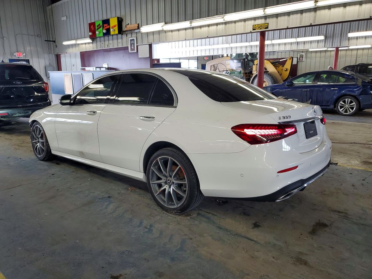 W1KZF8EB2MA967584 · 2021 MERCEDES-BENZ E · 2/12