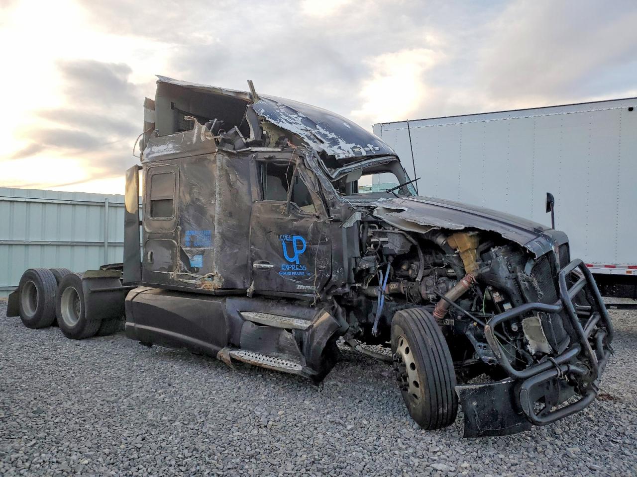 1XKYDP9X5GJ497684 · 2016 KENWORTH T680