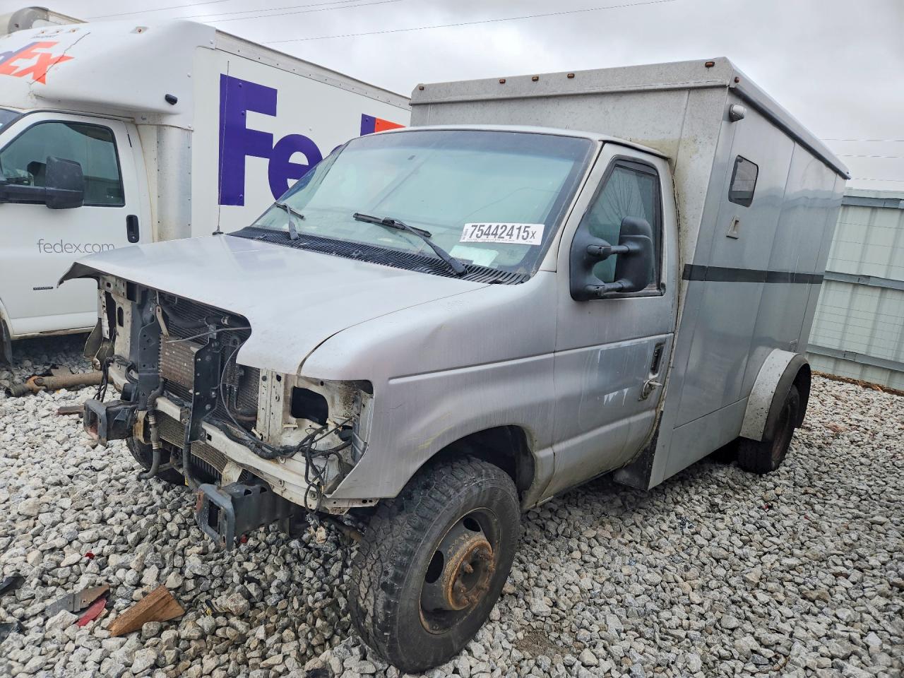 1FDWE3FL6GDC00586 · 2016 FORD E350