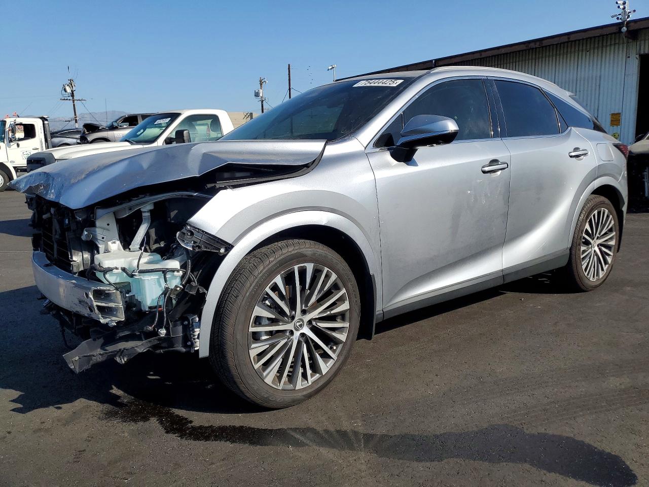 2T2BBMCA0RC057229 · 2024 LEXUS RX
