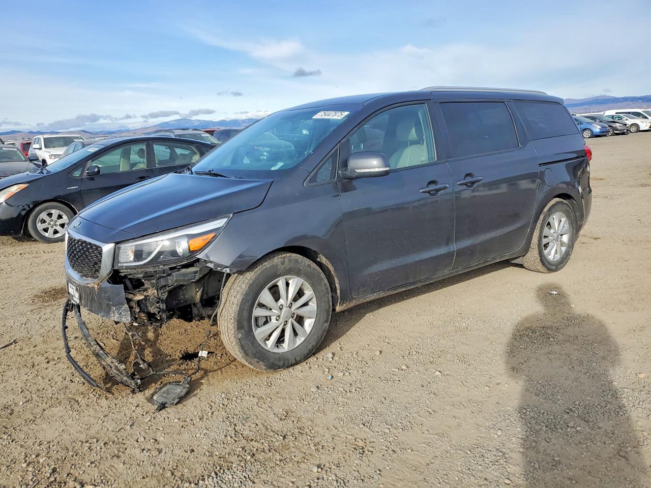 KNDMB5C19H6252805 · 2017 KIA SEDONA
