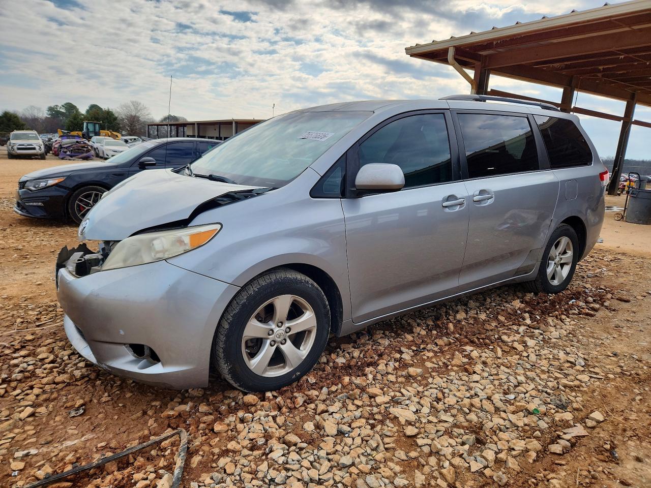 5TDKK3DC1BS114193 · 2011 TOYOTA SIENNA