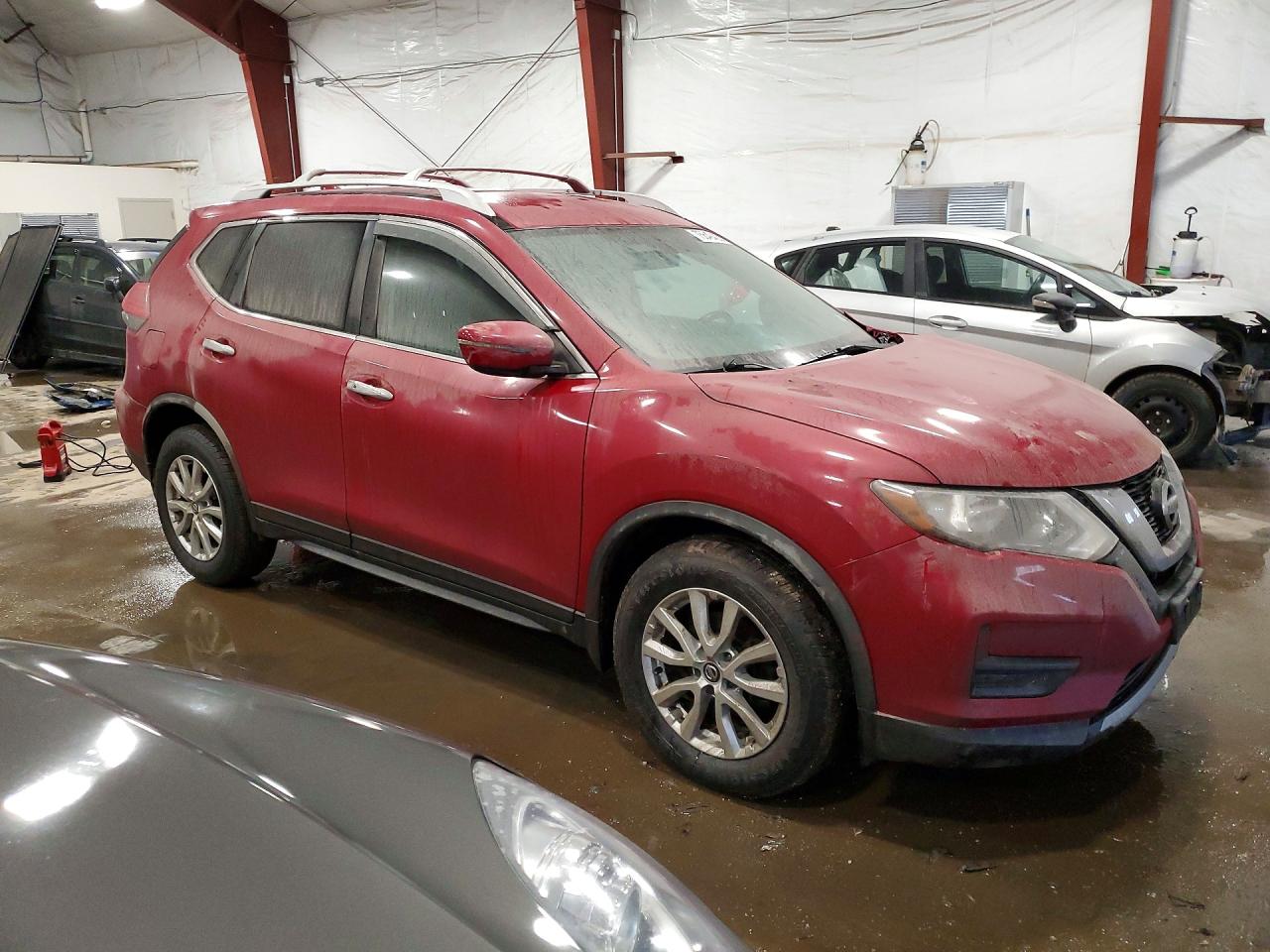 JN8AT2MV3HW265683 · 2017 NISSAN ROGUE · 4/13