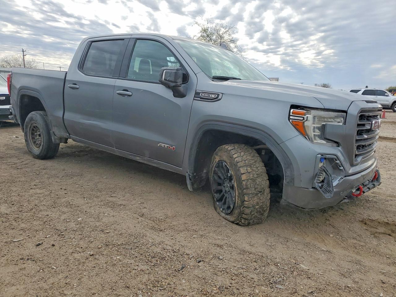 1GTP9EED5MZ120200 · 2021 GMC SIERRA K1500 SLE · 4/12