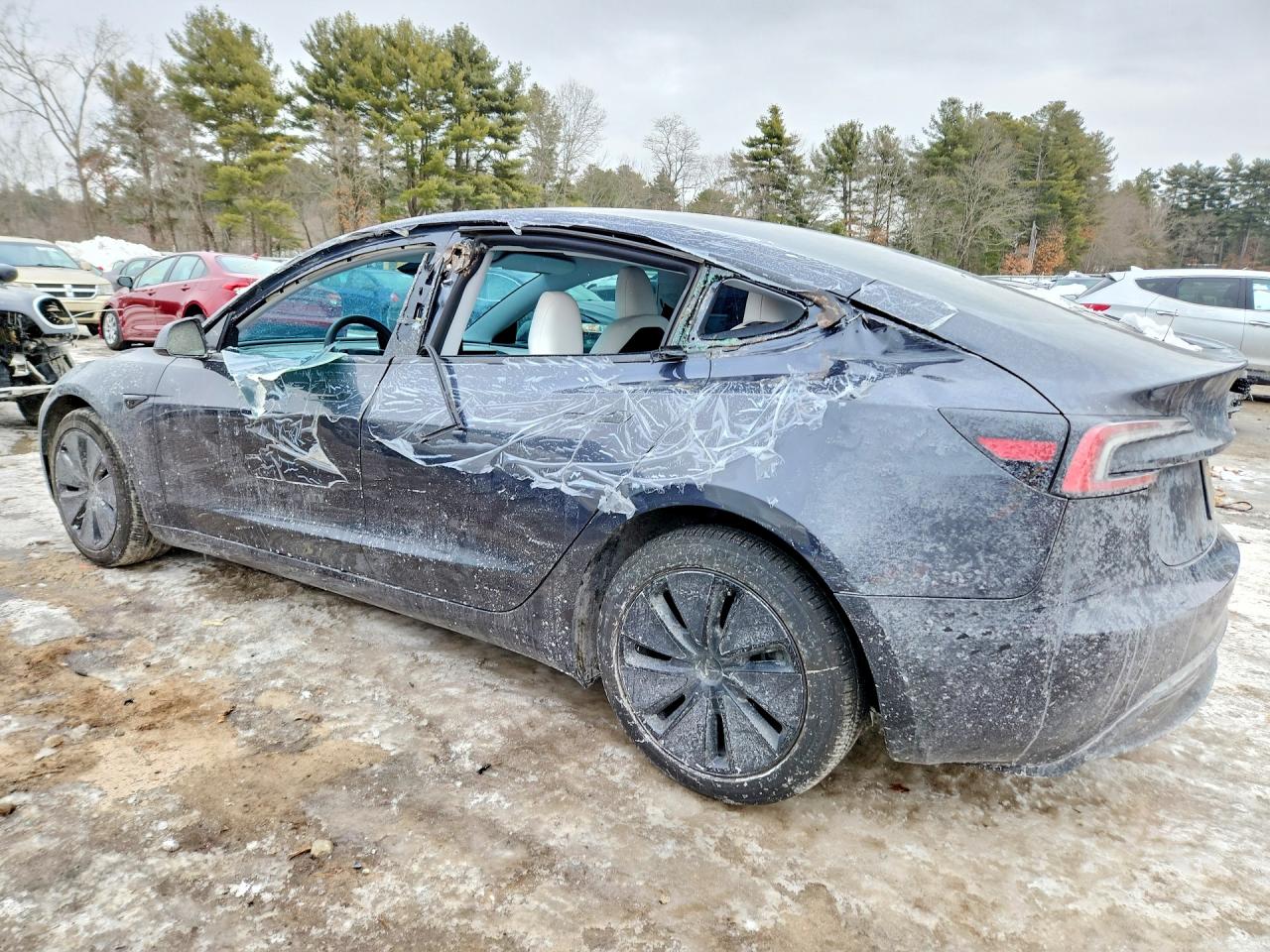 5YJ3E1EA1SF937899 · 2025 TESLA MODEL 3 · 2/13