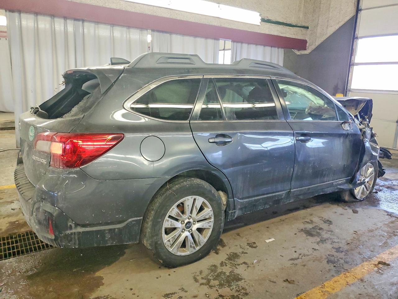 4S4BSAHC1J3272415 · 2018 SUBARU OUTBACK · 3/13