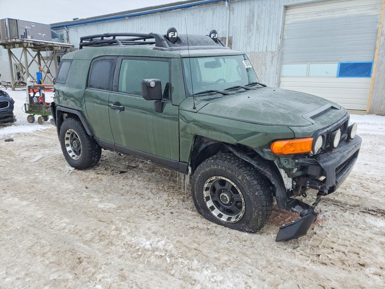 JTEBU4BF1BK105445 · 2011 TOYOTA FJ CRUISER · 4/13