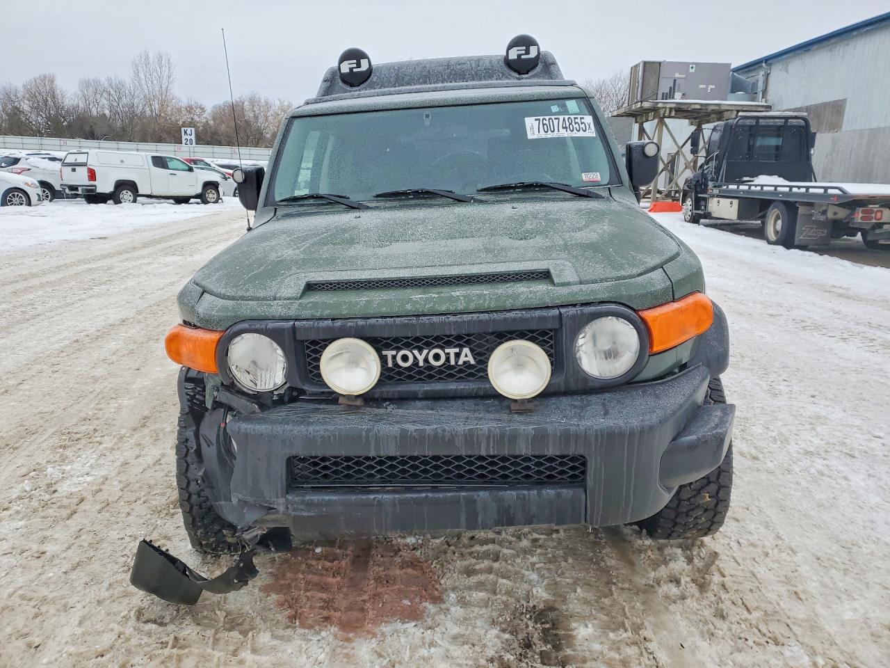 JTEBU4BF1BK105445 · 2011 TOYOTA FJ CRUISER · 5/13