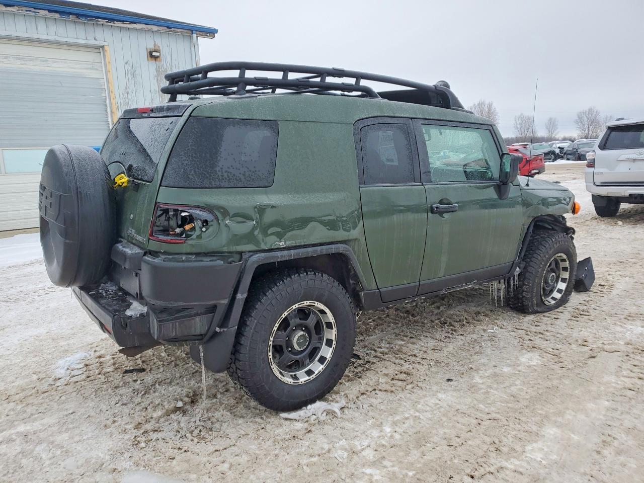 JTEBU4BF1BK105445 · 2011 TOYOTA FJ CRUISER · 3/13