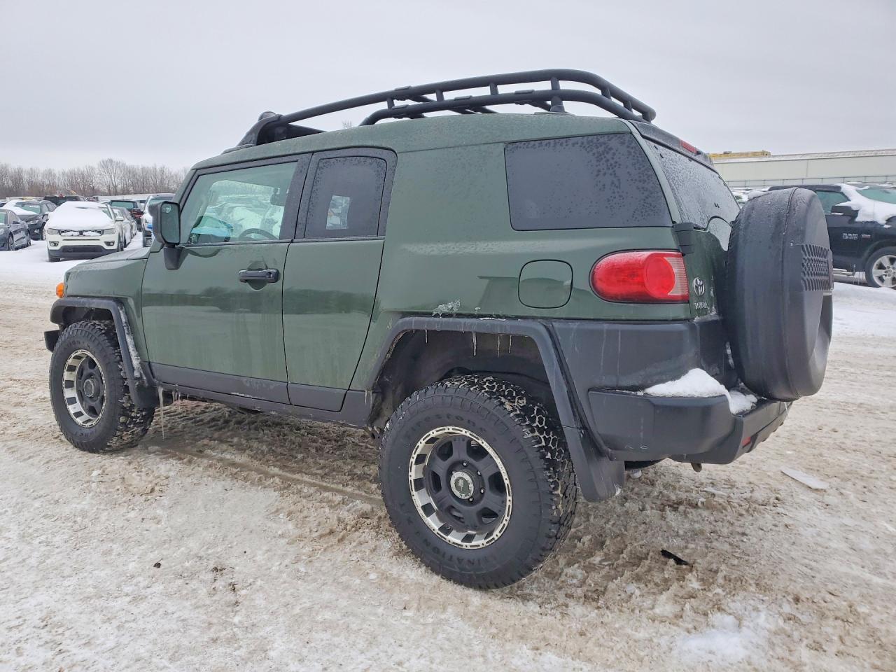 JTEBU4BF1BK105445 · 2011 TOYOTA FJ CRUISER · 2/13