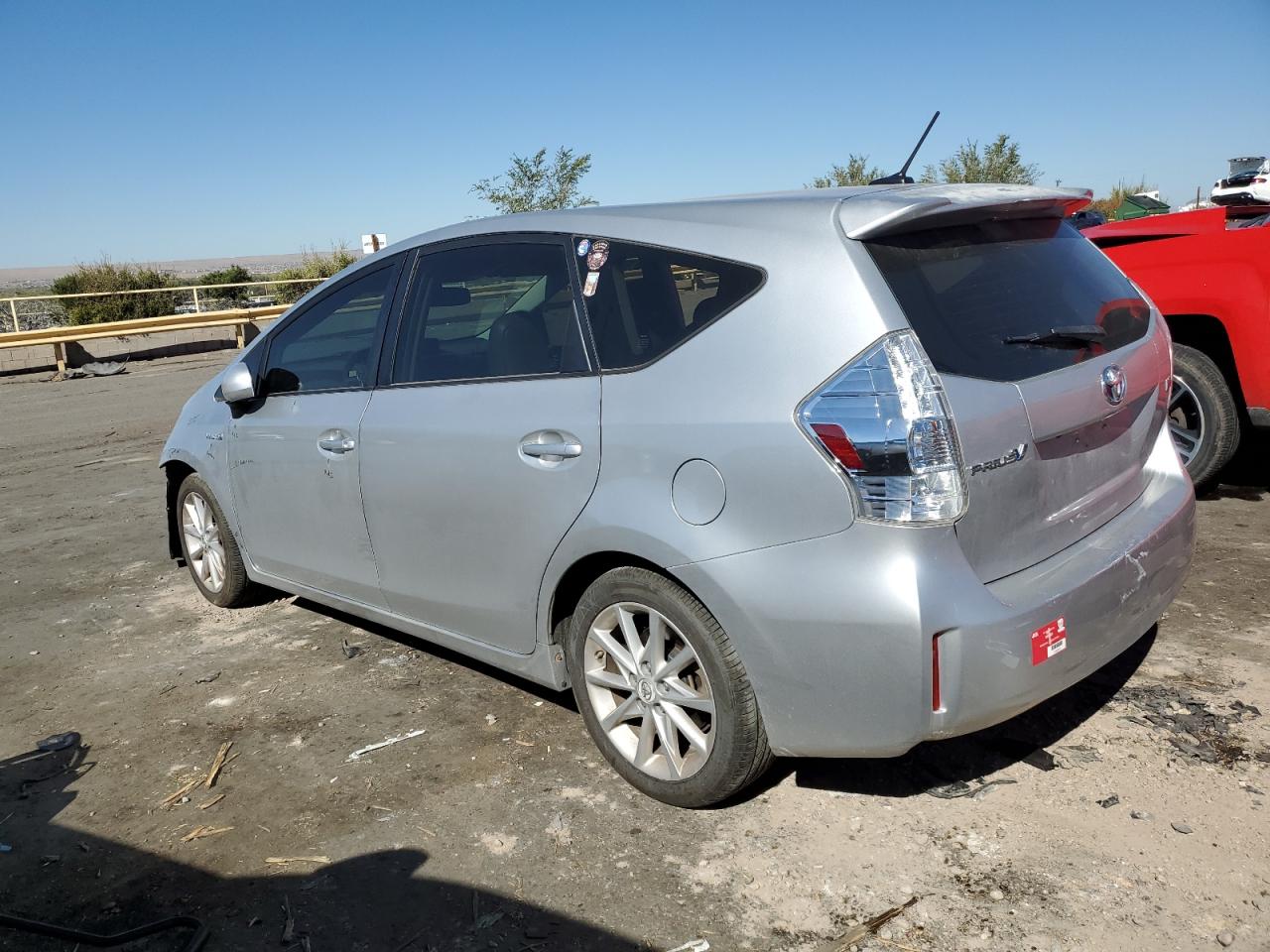 JTDZN3EU6C3178634 · 2012 TOYOTA PRIUS V · 2/13