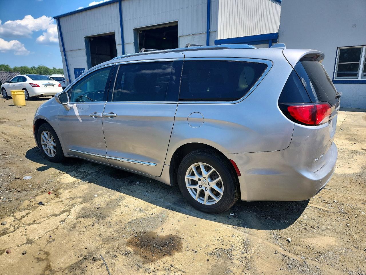 2C4RC1BG2LR140186 · 2020 CHRYSLER PACIFICA · 2/13