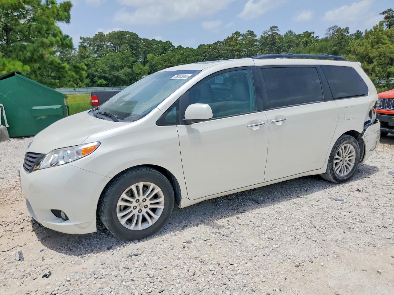 5TDYK3DC5GS762623 · 2016 TOYOTA SIENNA