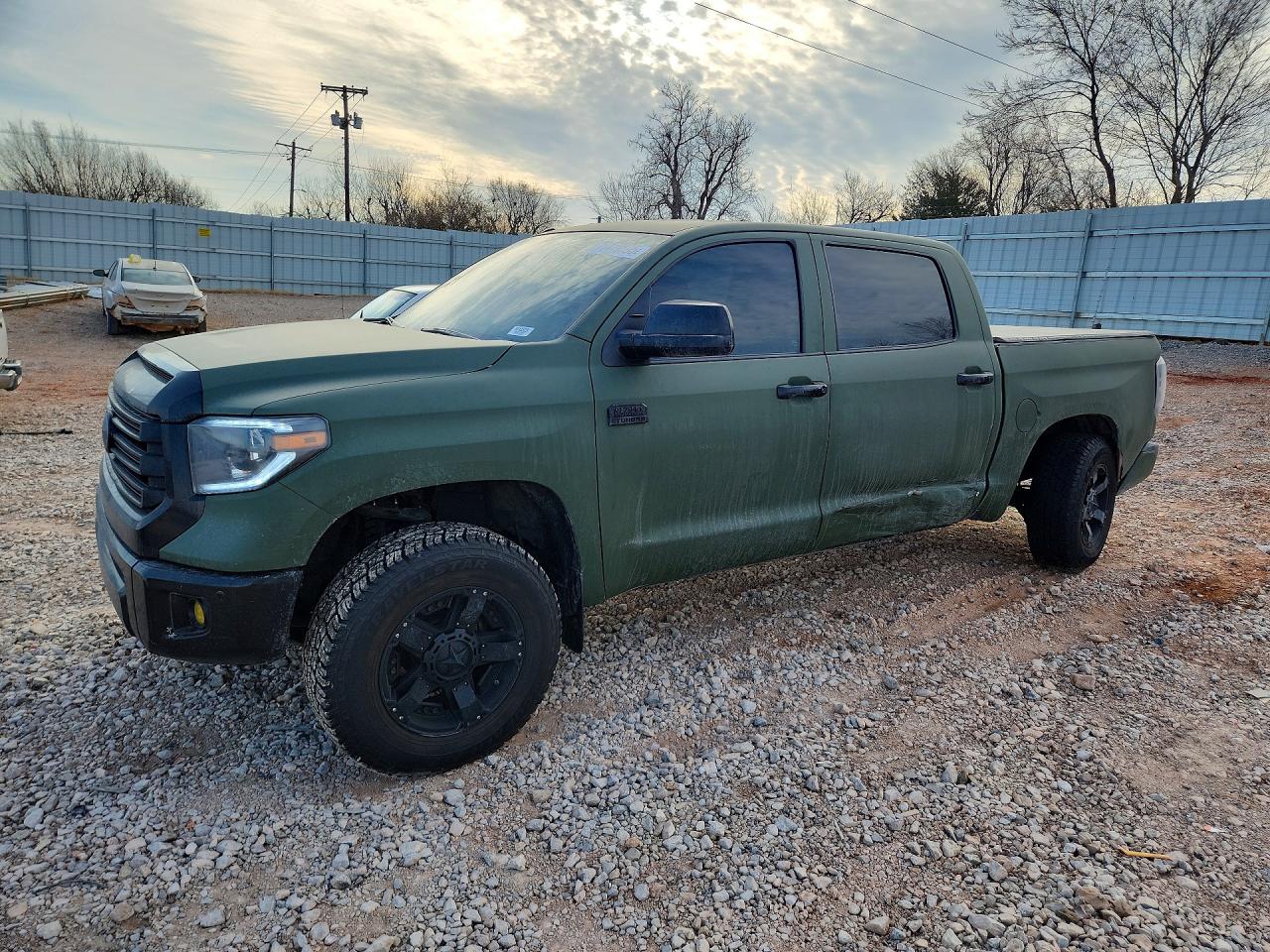 5TFAW5F17JX758538 · 2018 TOYOTA TUNDRA