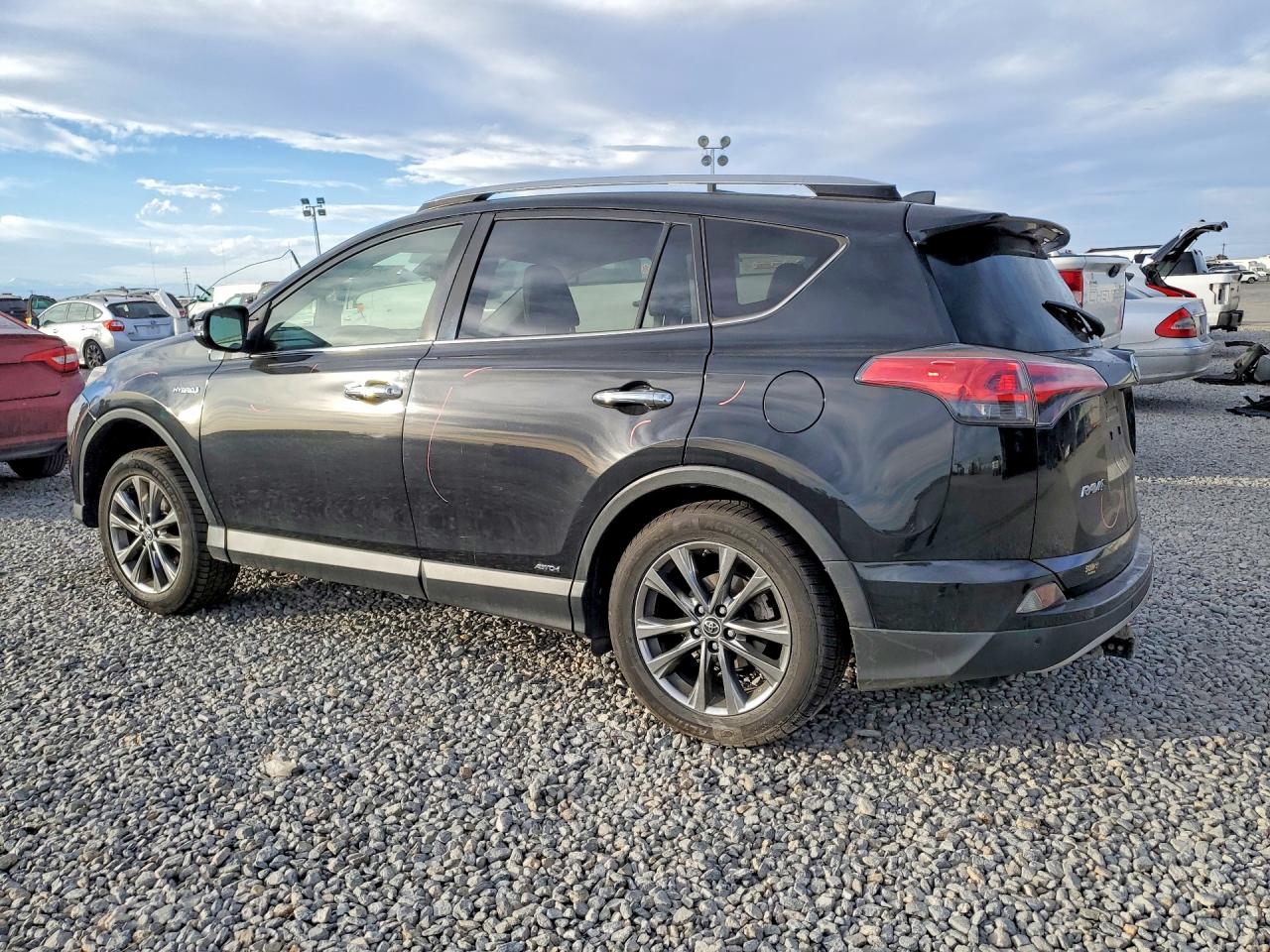 JTMDJREV0JD184308 · 2018 TOYOTA RAV4 HV · 2/13