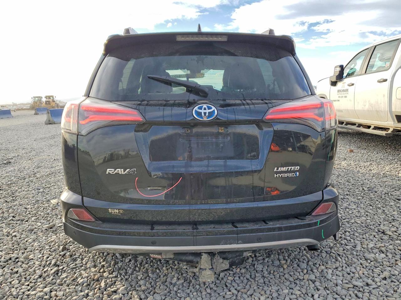 JTMDJREV0JD184308 · 2018 TOYOTA RAV4 HV · 6/13