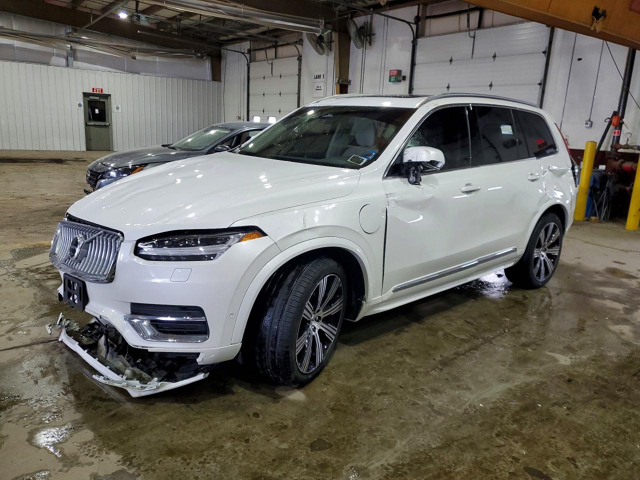 YV4H60PE8S1315545 · 2025 VOLVO XC90