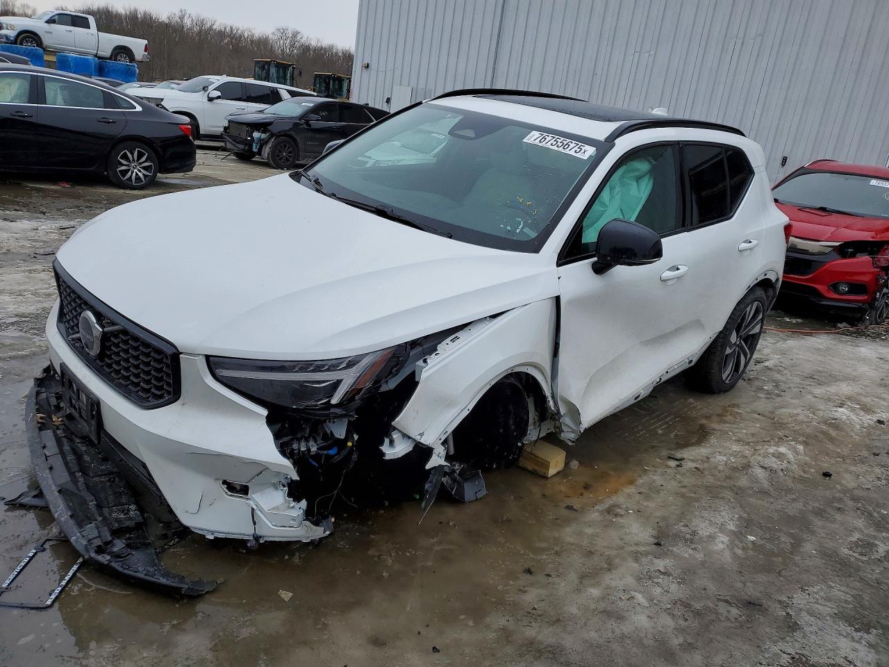 YV4L12UM0S2531450 · 2025 VOLVO XC40
