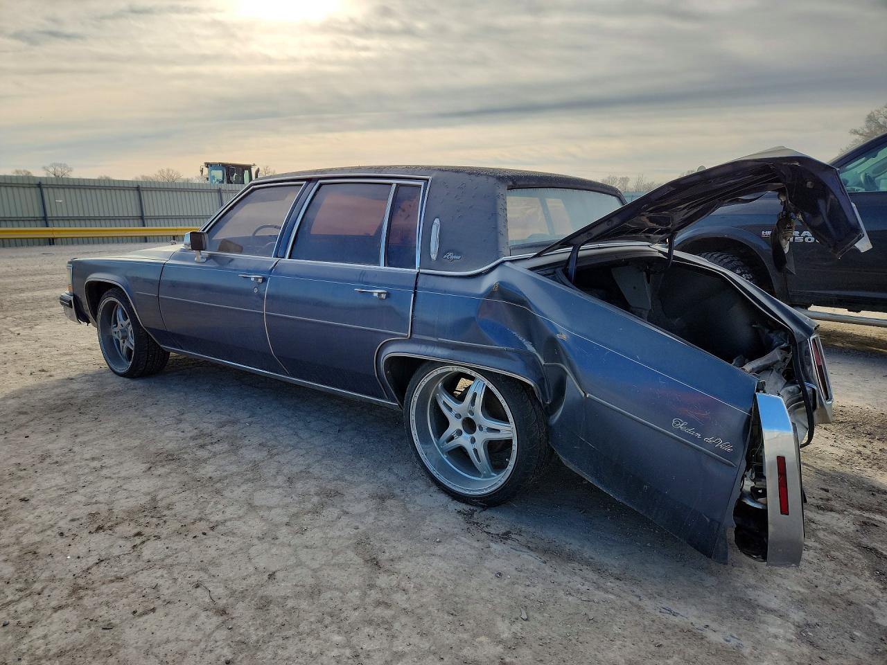 1G6AM6986E9043381 · 1984 CADILLAC DEVILLE · 2/12