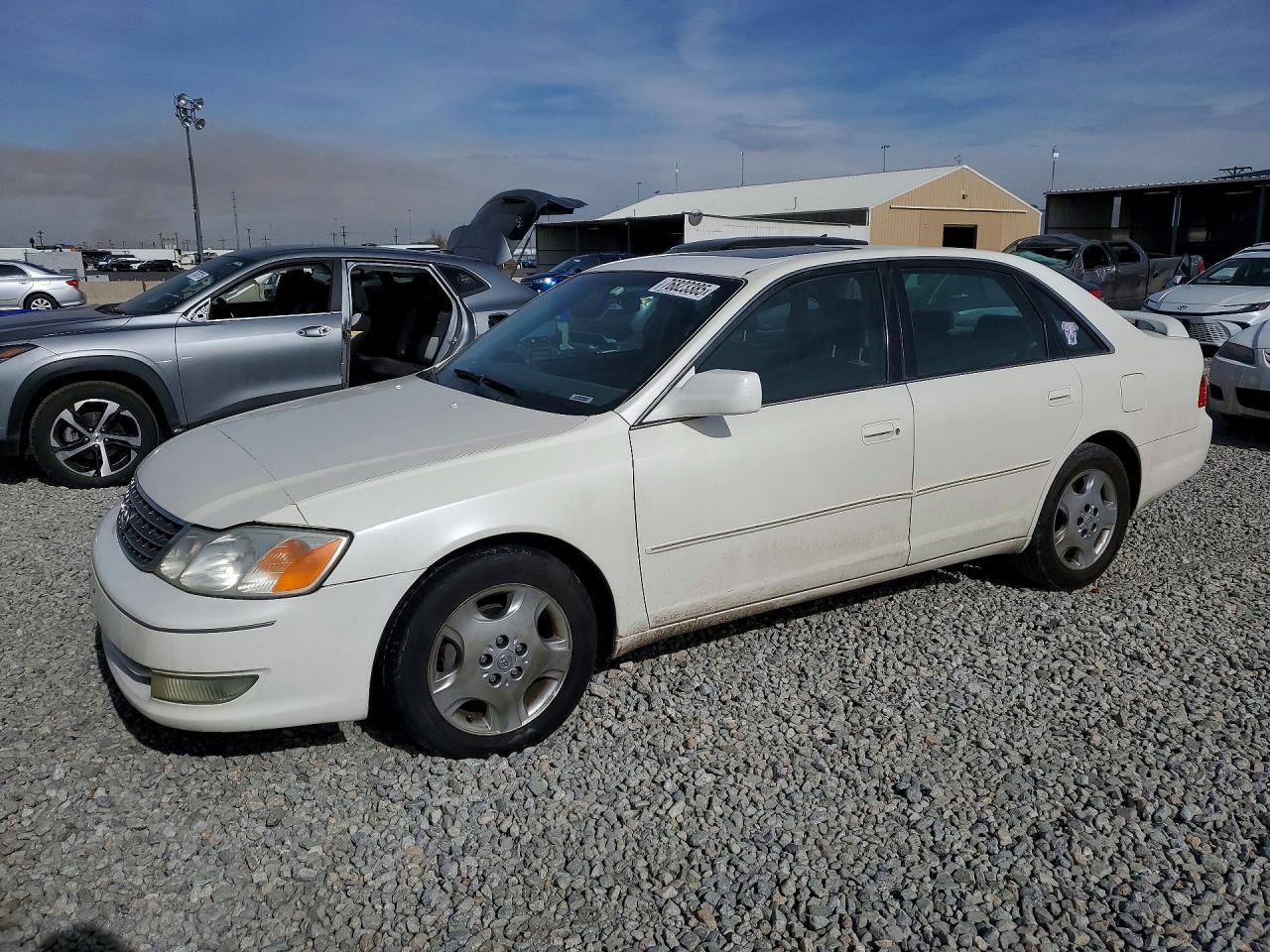 2004 TOYOTA AVALON