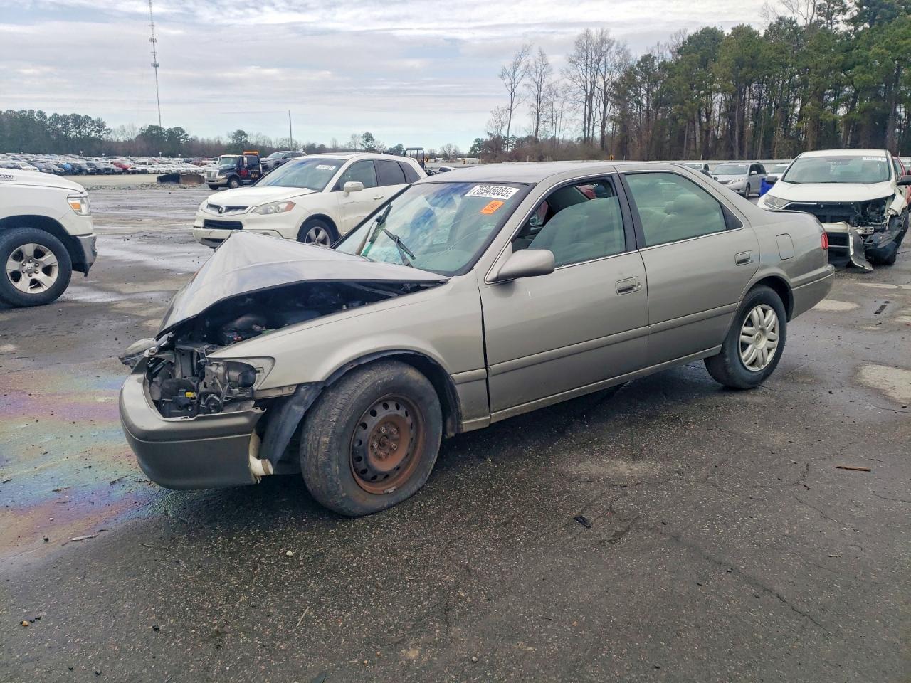 4T1BG22K2YU643691 · 2000 TOYOTA CAMRY