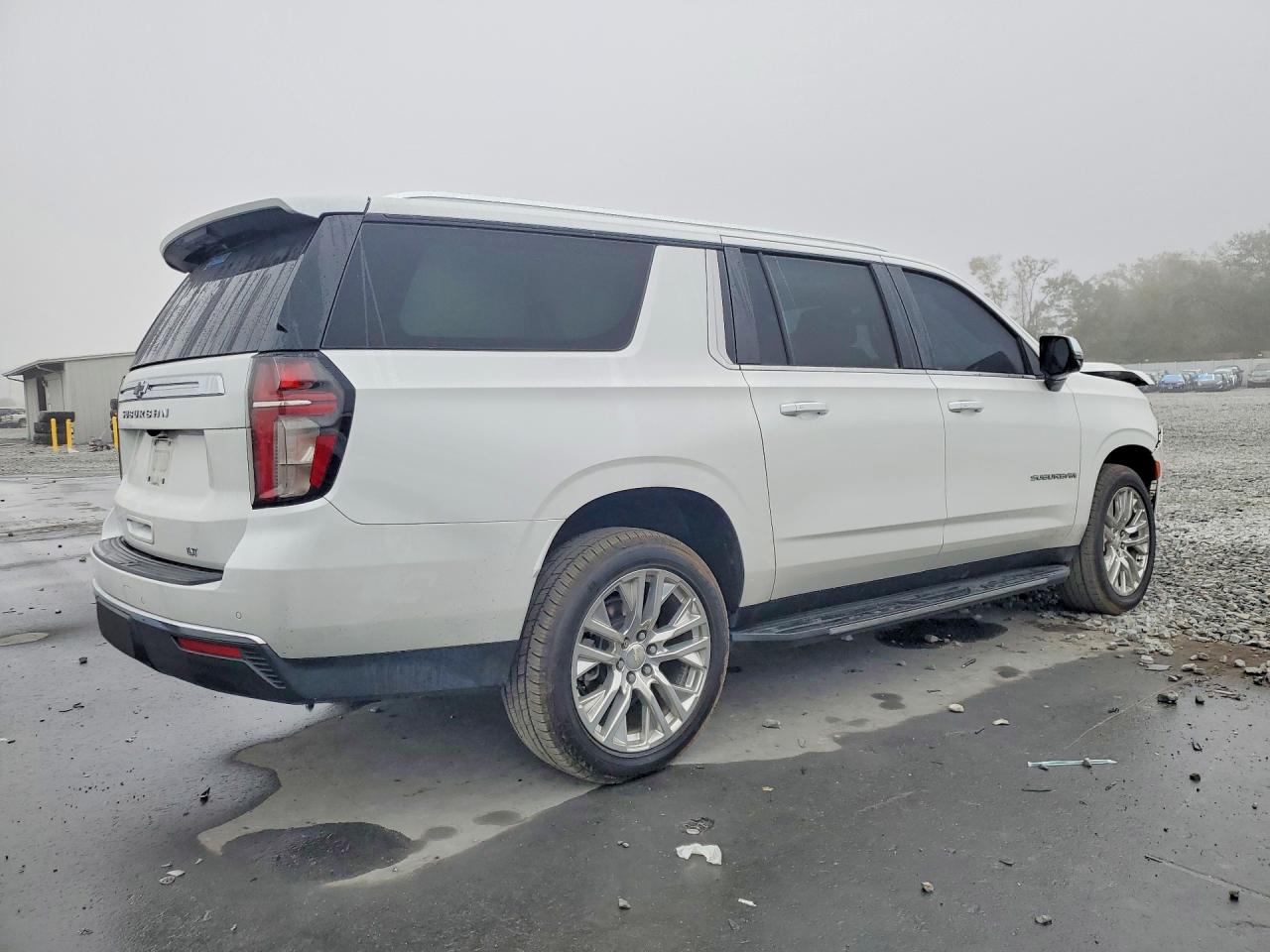 1GNSCCKD8MR176871 · 2021 CHEVROLET SUBURBAN · 3/13