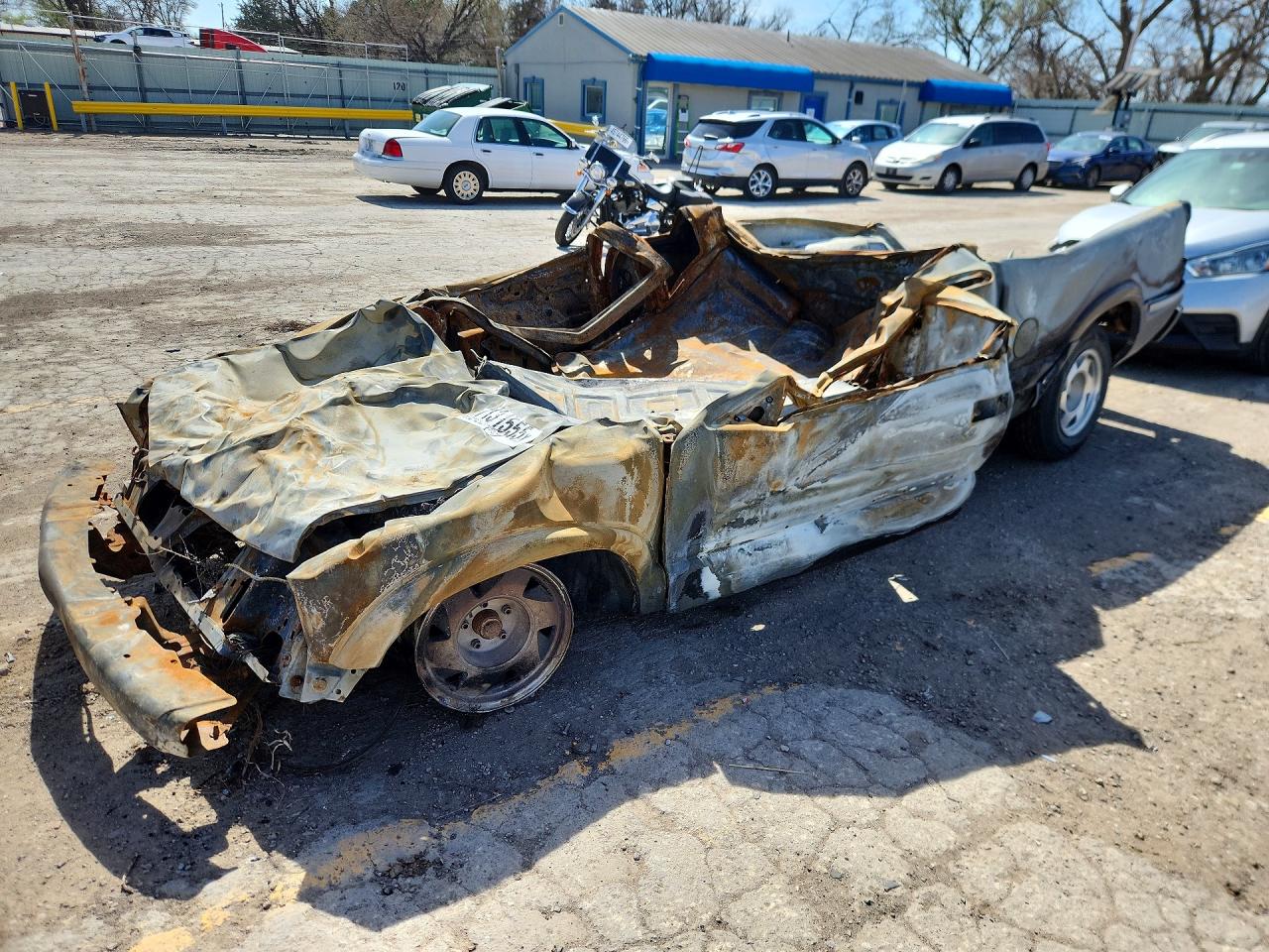 1GTCS19W1Y8174113 · 2000 GMC SONOMA