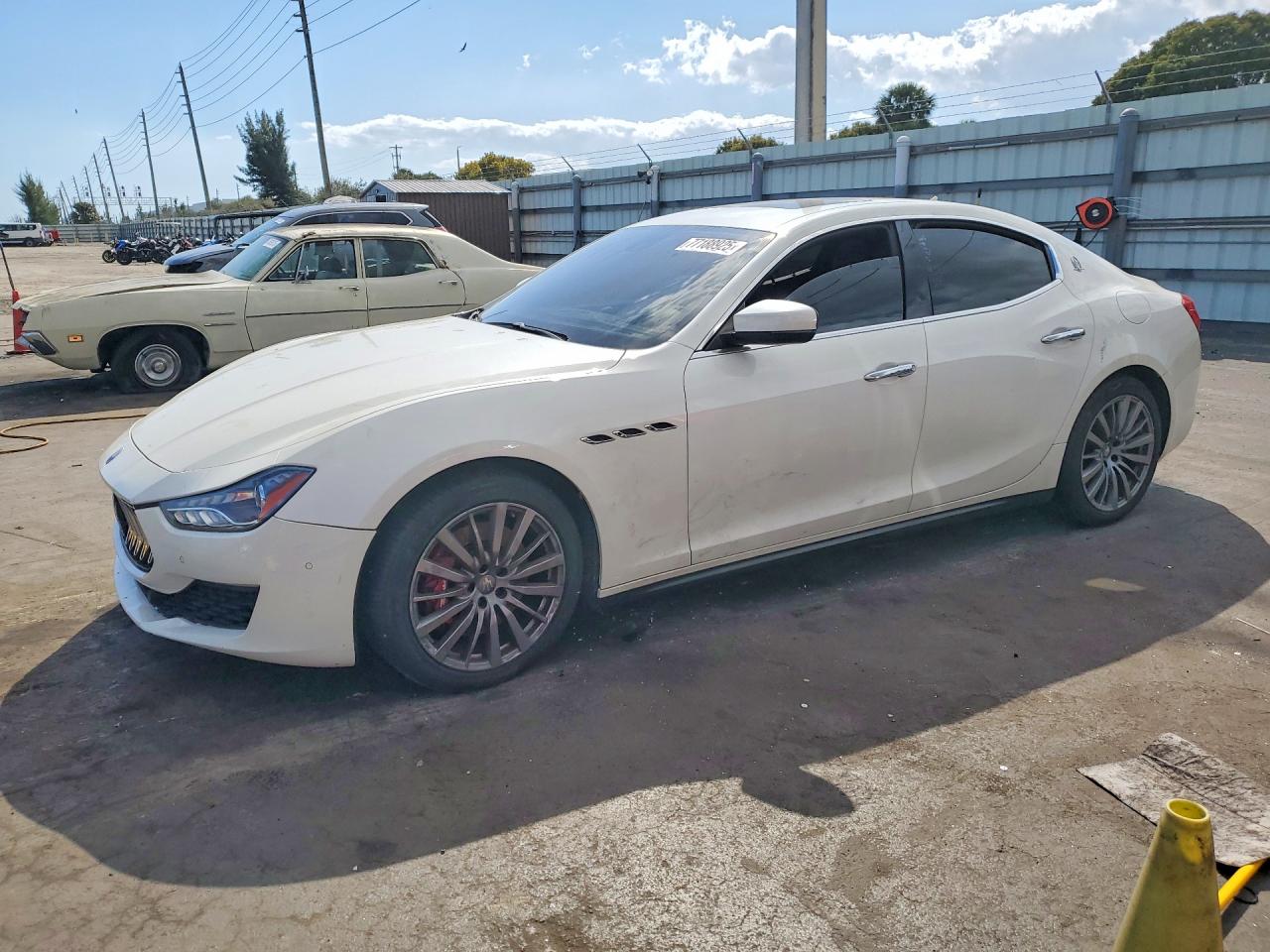 ZAM57YTA3J1293095 · 2018 MASERATI GHIBLI