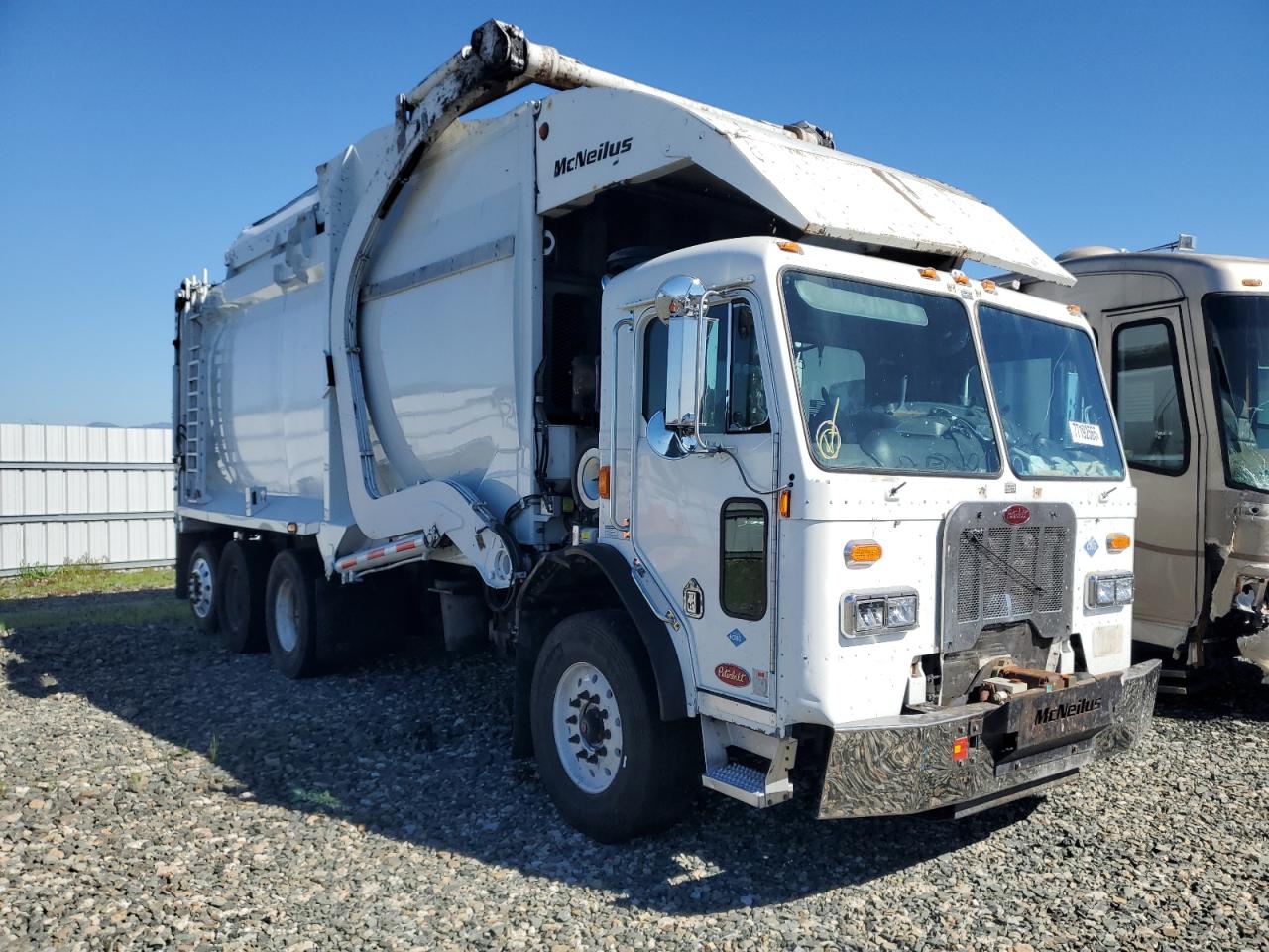 3BPZX20X8DF208582 · 2013 PETERBILT -