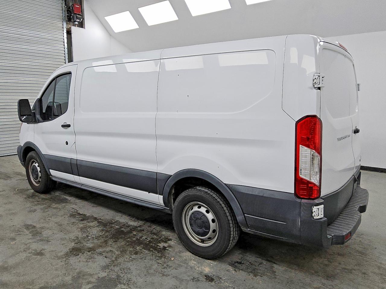 1FTYE1YM5JKA87059 · 2018 FORD TRANSIT · 2/13