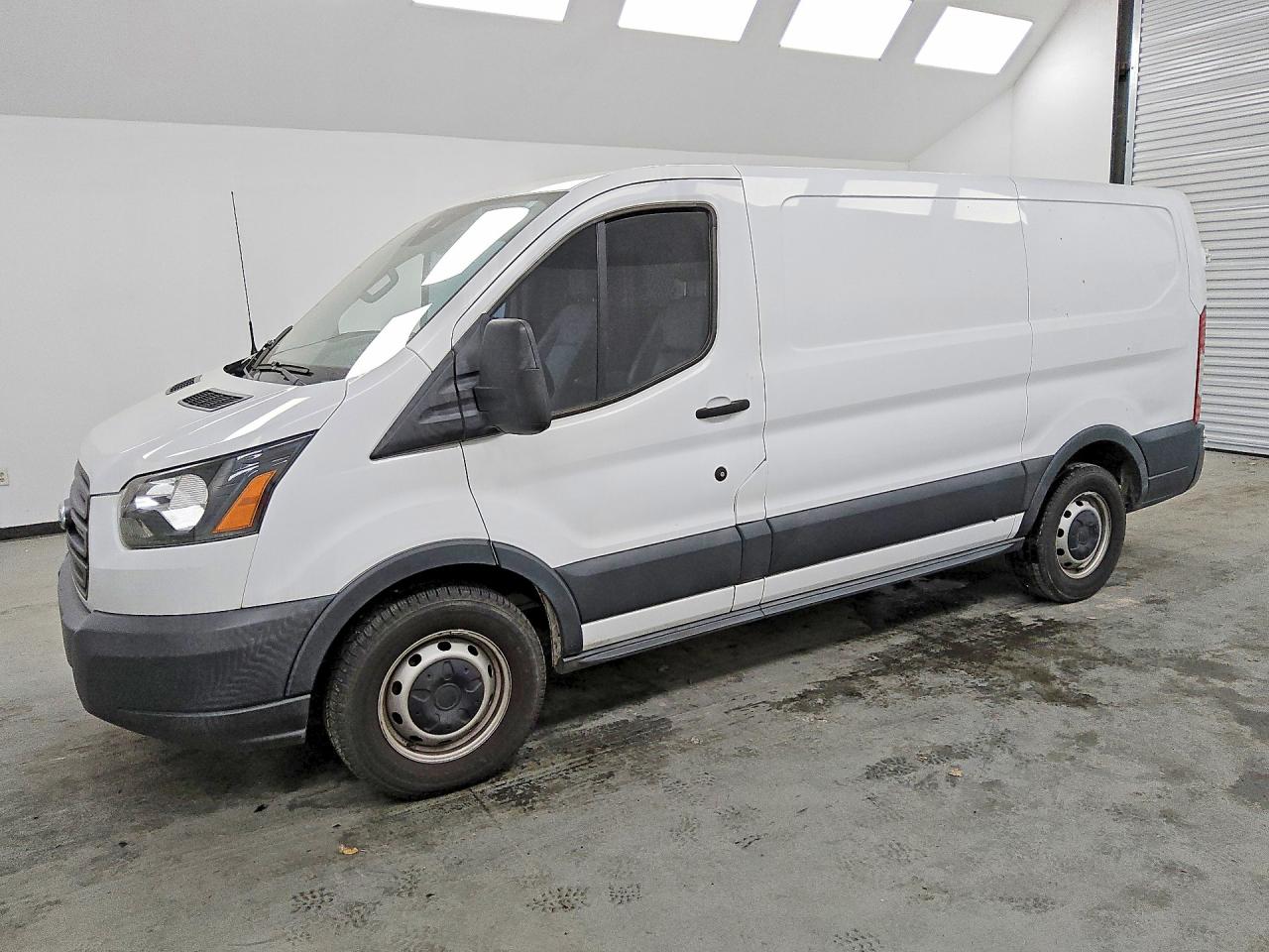 1FTYE1YM5JKA87059 · 2018 FORD TRANSIT