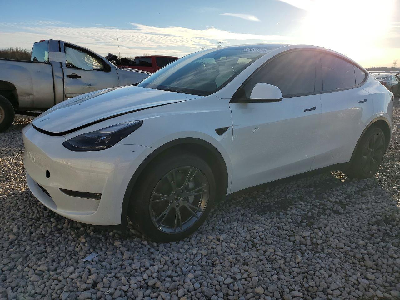 7SAYGDEE1SF263437 · 2025 TESLA MODEL Y