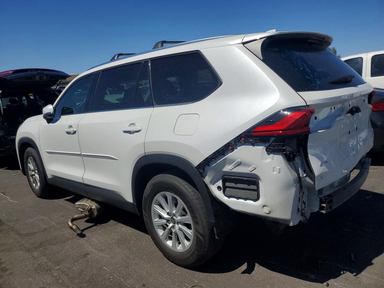 5TDAAAB53RS030586 · 2024 TOYOTA GRAND HIGHLANDER · 2/13