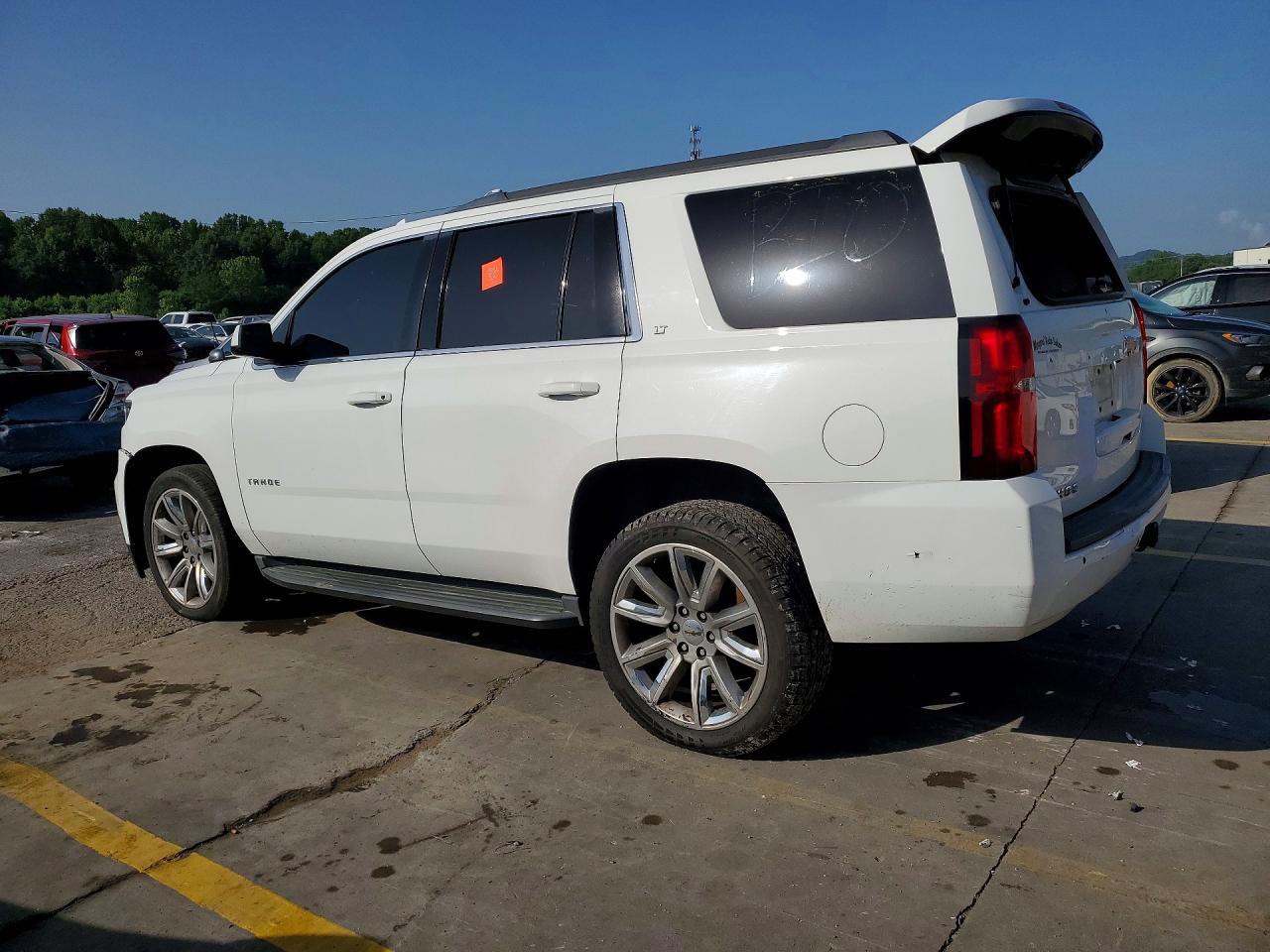 1GNSCBKC1FR678335 · 2015 CHEVROLET TAHOE · 2/13