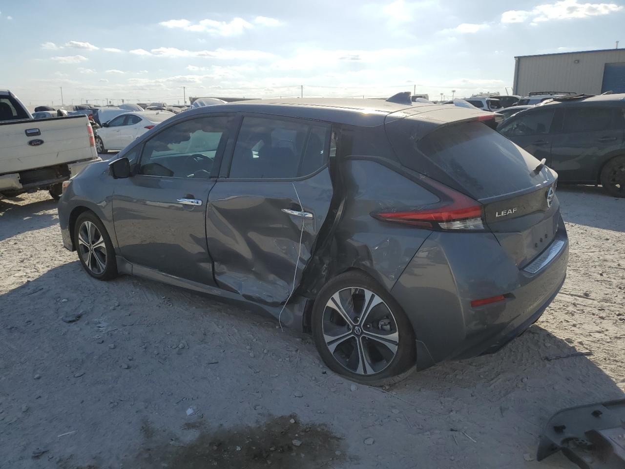 1N4BZ1DV7NC558319 · 2022 NISSAN LEAF · 2/12